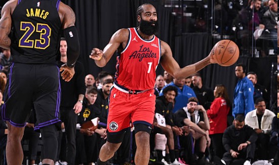 快船7人得分上双击败湖人！近17战14胜 篮板球比对手多15个