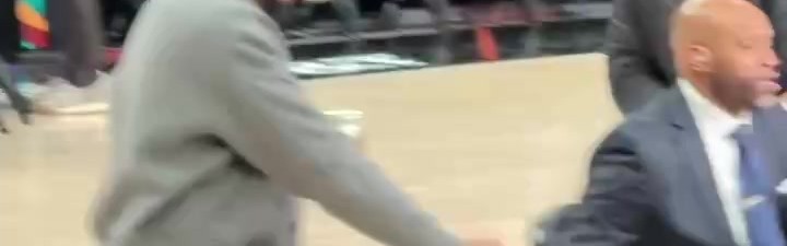 大腕云集！小吧直击：麦迪&amp;卡特&amp;甜瓜担任开拓者VS太阳解说！